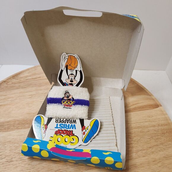 Disney Goof Troop Vintage Bundle • Wrist Wrapper, Pizza Hut Box & Toys R Us Box - Picture 4 of 12